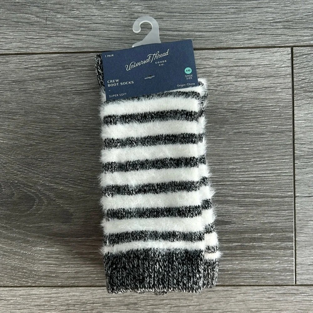 New Universal Thread Women’s Crew Boot Socks